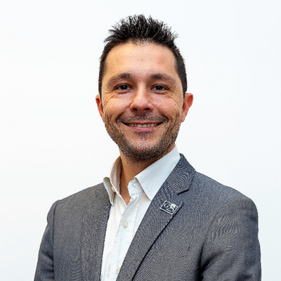 Massimiliano Lombardi dell'agenzia RE/MAX Renova 2 di Milano con ruolo ...