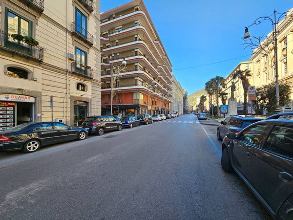 Locale Commerciale Centro, Salerno, SA Affitto - Foto 4