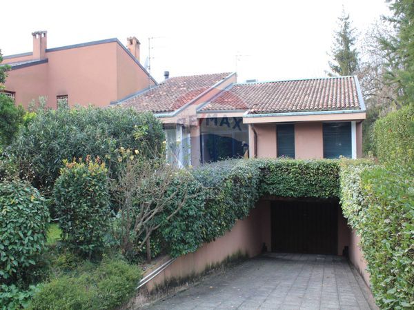 Villa a schiera Centro, Varese, VA Vendita