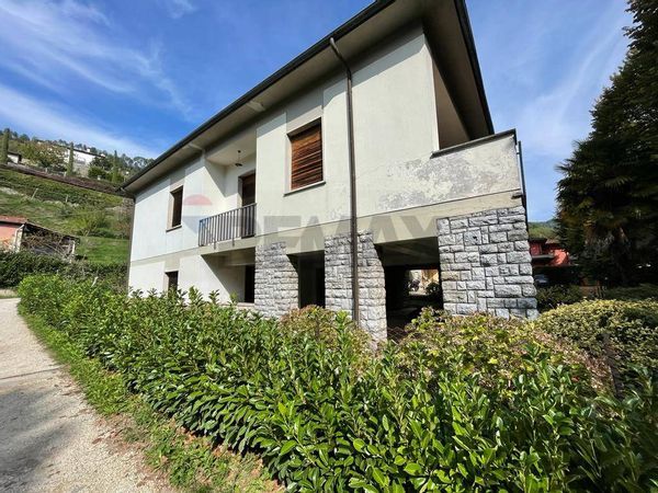 Villa o villino Centro, Bagni di Lucca, LU Vendita