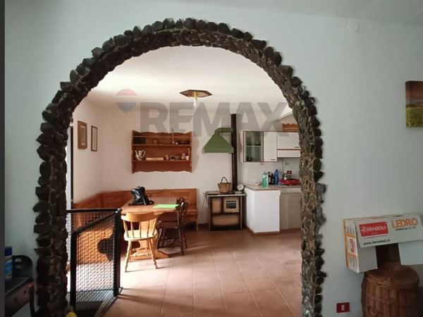 Casa Indipendente Buccheri, SR Vendita