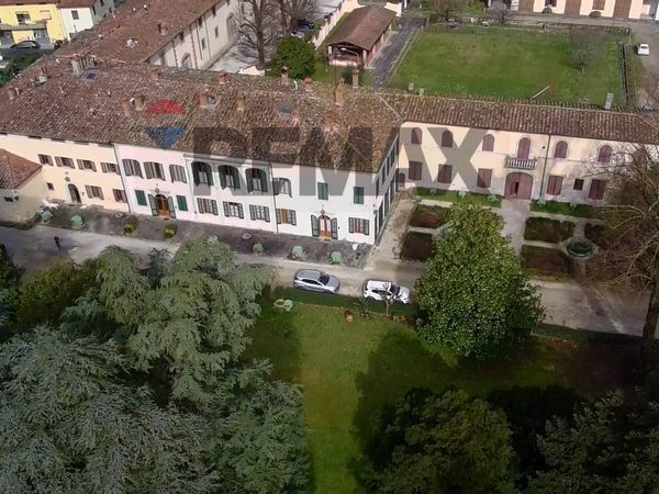 Cascina/Casale Montale, PT Vendita