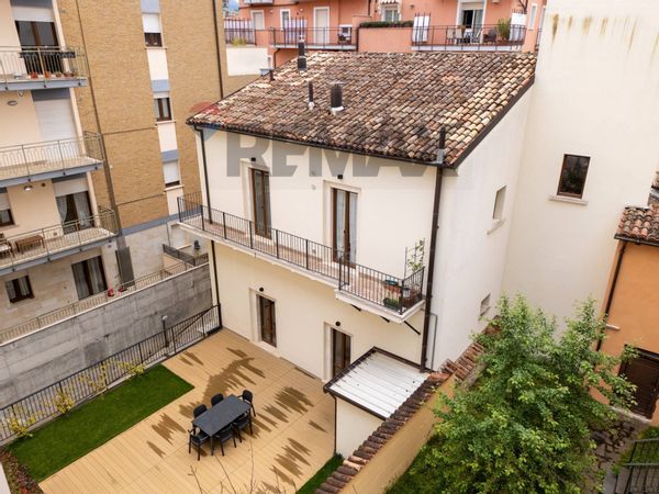 Casa Indipendente Centro storico, L'Aquila, AQ Vendita