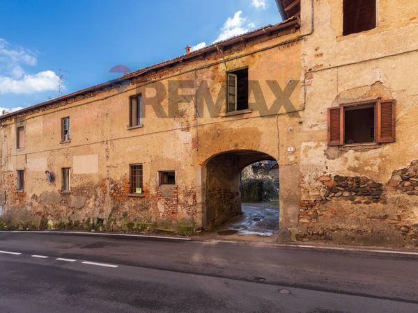 Rustico Cairate, VA Vendita