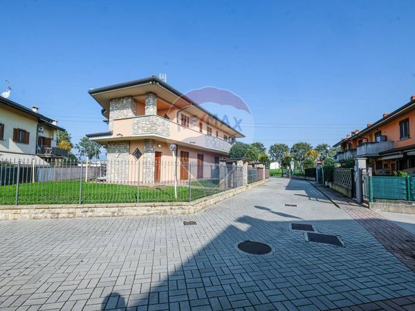 Porzione di villa Osio Sopra, BG Vendita