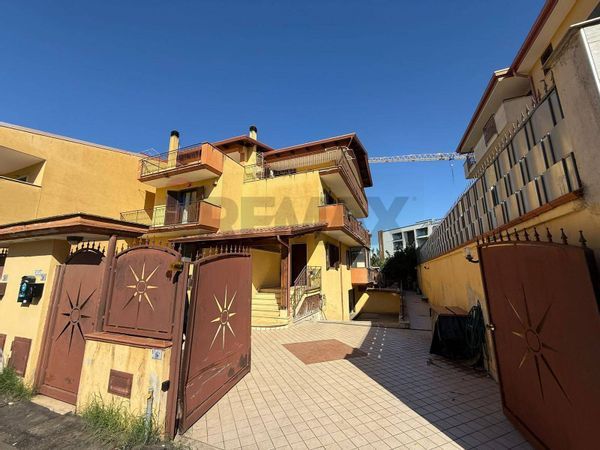 Villa a schiera Cesa, CE Vendita