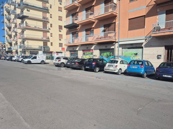 Locale Commerciale Notarbartolo, Palermo, PA Affitto - Foto 2