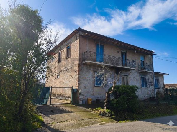 Casa Indipendente Grunuovo, Santi Cosma e Damiano, LT Vendita