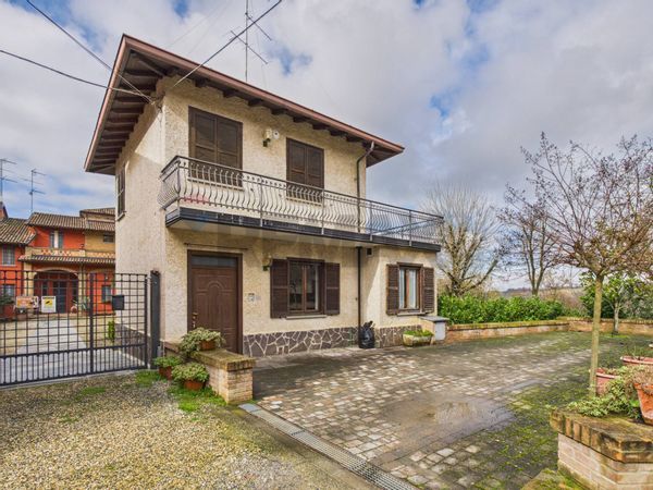 Casa Indipendente Casteggio, PV Vendita