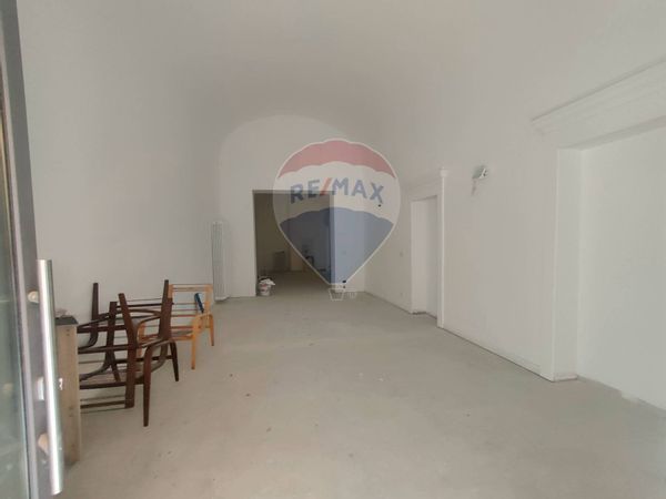 Locale Commerciale Centro storico, L'Aquila, AQ Affitto - Foto 3