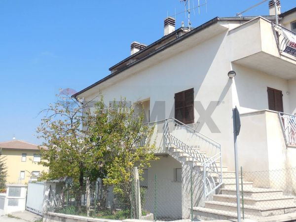 Casa Indipendente Poggio Picenze, AQ Vendita - Foto 2