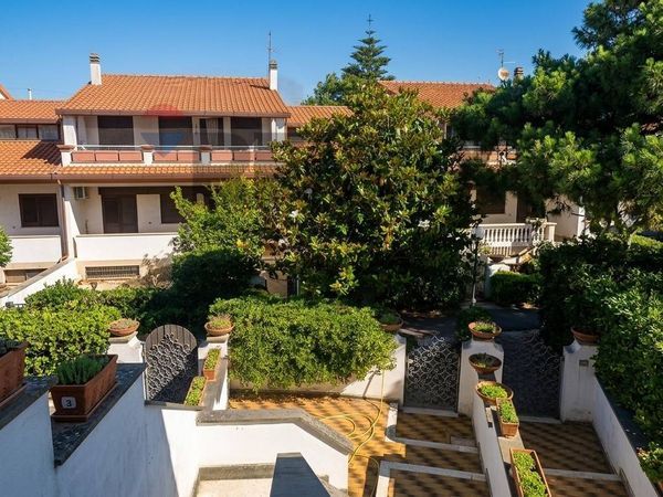 Villa a schiera Tor San Lorenzo Mare, Ardea, RM Vendita