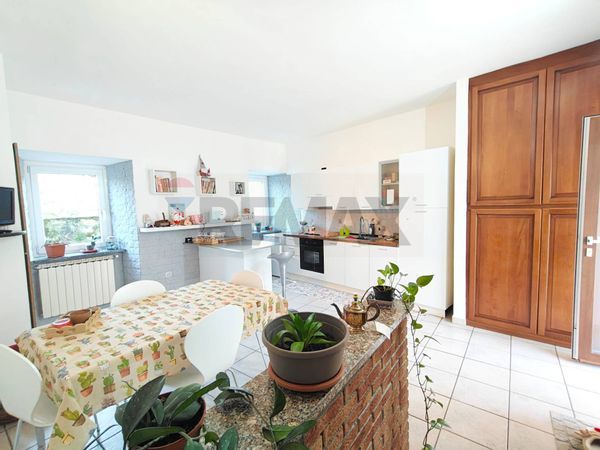 Porzione di casa Bardello con Malgesso e Bregano, VA Vendita - Foto 3