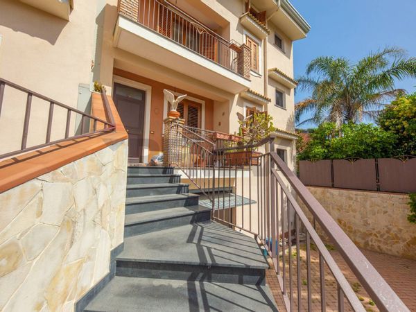 Villa a schiera Acireale, CT Vendita