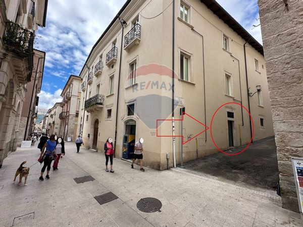 Locale Commerciale Centro storico, L'Aquila, AQ Vendita