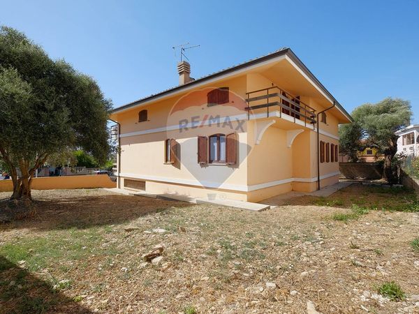 Villa singola Sant'Anna Arresi, SU Vendita