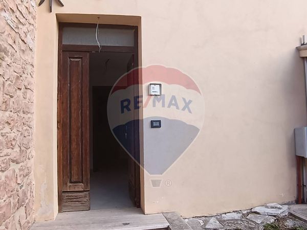 Casa Indipendente Roveto, Gualdo Tadino, PG Vendita - Foto 2