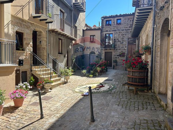 Casa Indipendente Geraci Siculo, PA Vendita