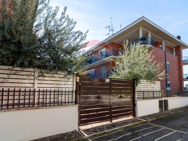 Attico/Mansarda Parco di Torre Gaia, Roma, RM Vendita