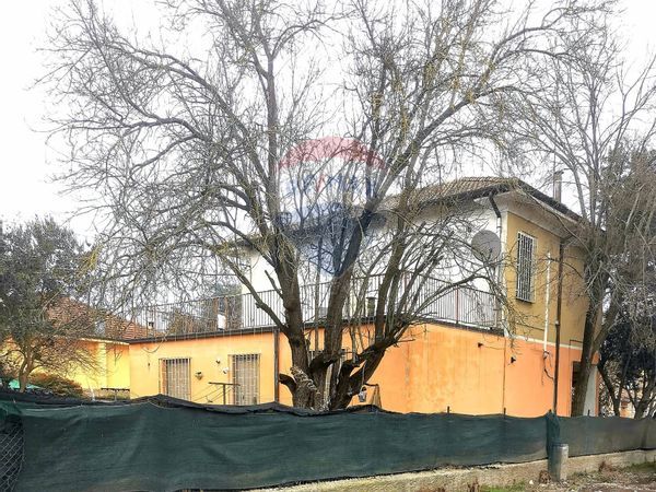 Villa singola Goito, MN Vendita