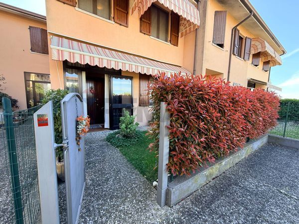 Villa a schiera Centro, Castiglione delle Stiviere, MN Vendita