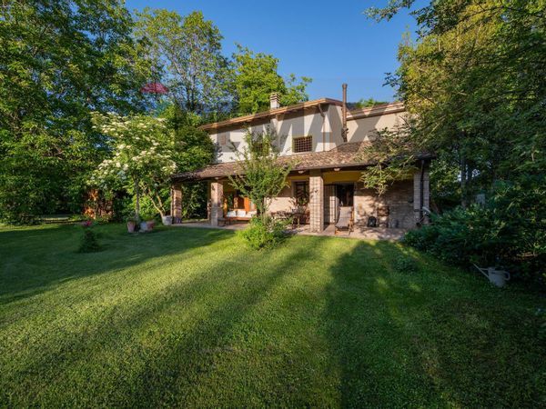 Casa Indipendente Brescello, RE Vendita