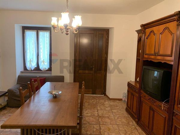 Casa Semindipendente Villamaggina, Sellano, PG Vendita