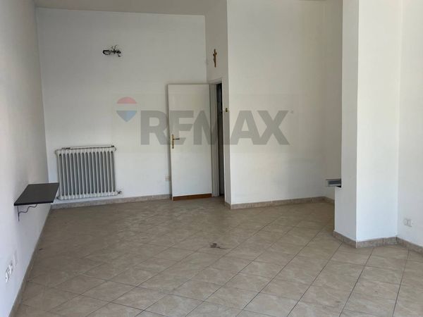 Locale Commerciale Bastia Umbra, PG Affitto - Foto 2