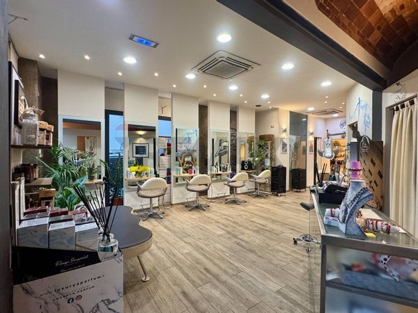 Attività  Commerciale Centrale, Pistoia, PT Vendita