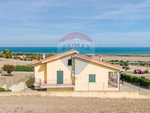 Villa singola Montenero di Bisaccia, CB Vendita