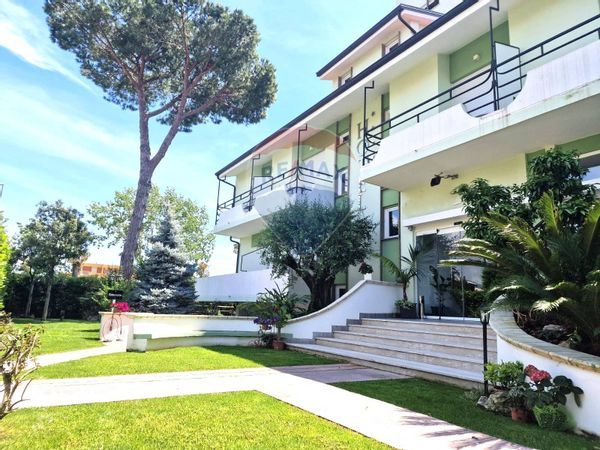 Albergo/Hotel Lungomare Circe, Terracina, LT Vendita