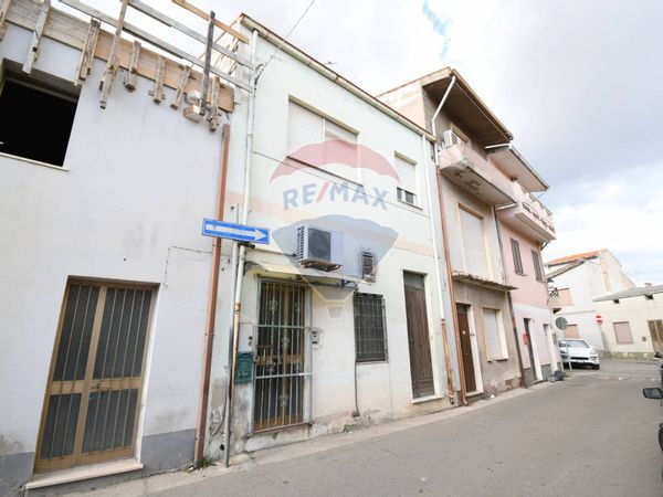 Casa Semindipendente Domusnovas, SU Vendita