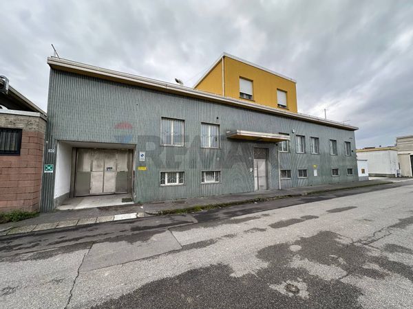 Capannone Industriale Opera, MI Vendita