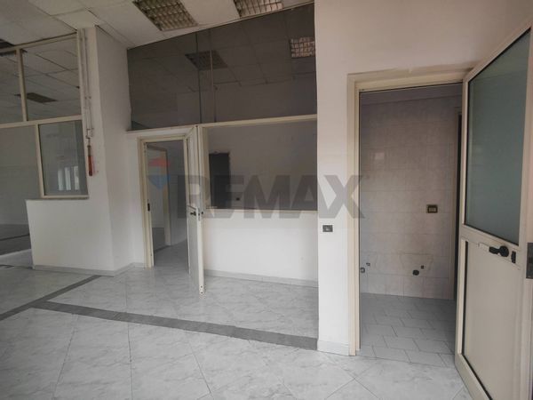 Laboratorio Nazario Sauro, Casoria, NA Affitto - Foto 2