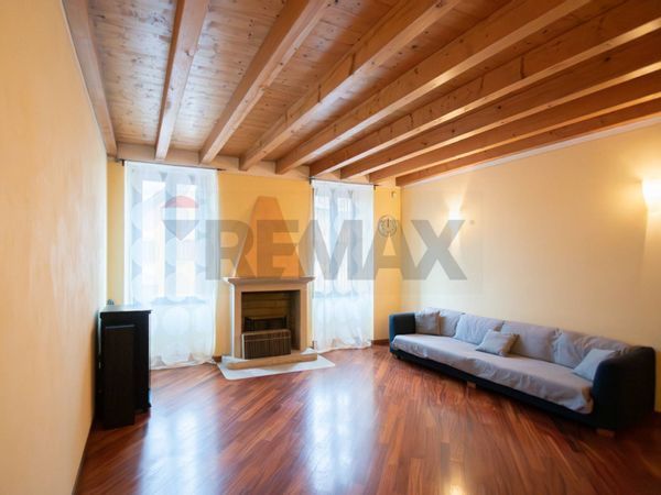 Porzione di villa Brescia est, Brescia, BS Vendita