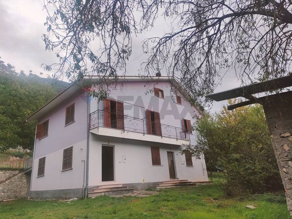 Casa Indipendente San Pio delle Camere, AQ Vendita