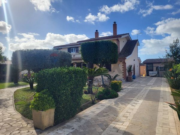 Casa Indipendente Lido dei Pini, Anzio, RM Vendita