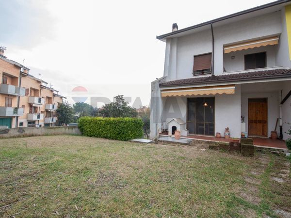 Villa a schiera Marina di Montemarciano, Montemarciano, AN Vendita