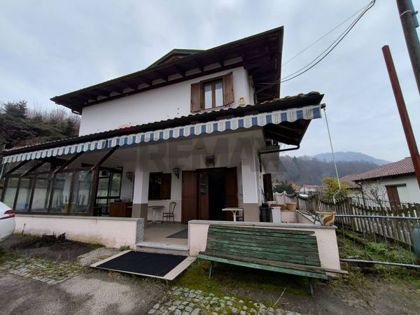 Attività  Commerciale Borgosesia, VC Affitto