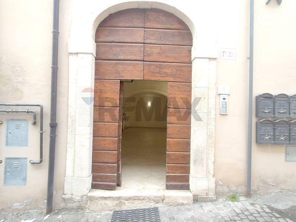 Appartamento Centro storico, L'Aquila, AQ Affitto