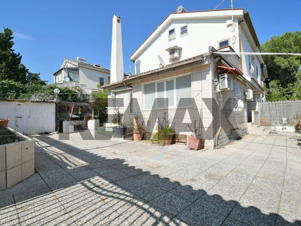 Villetta bifamiliare Zona Margine Rosso, Quartu Sant'Elena, CA Vendita