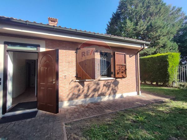 Attività  Commerciale Entro Mura, Ferrara, FE Affitto