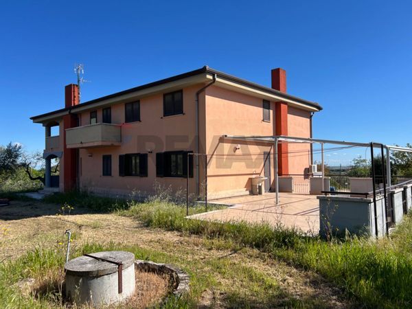 Casa Indipendente Venosa, PZ Vendita