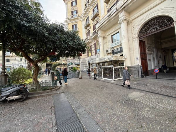 Locale Commerciale Vomero, Napoli, NA Affitto - Foto 2