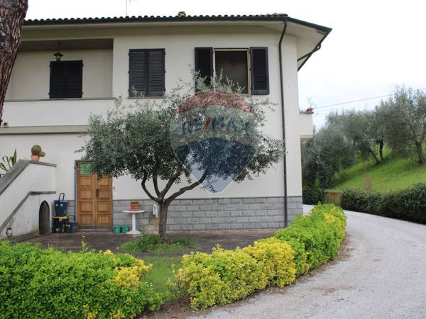 Porzione di villa Sant'Andrea, Empoli, FI Vendita