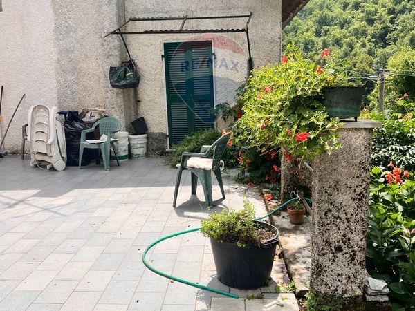 Casa Semindipendente Comuneglia, Varese Ligure, SP Vendita