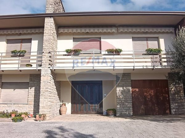 Villa singola Centro, Gualdo Tadino, PG Vendita - Foto 2