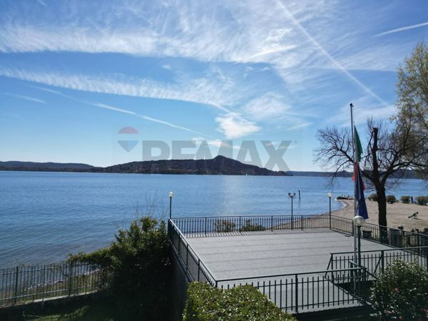 Villa singola Lesa, NO Vendita