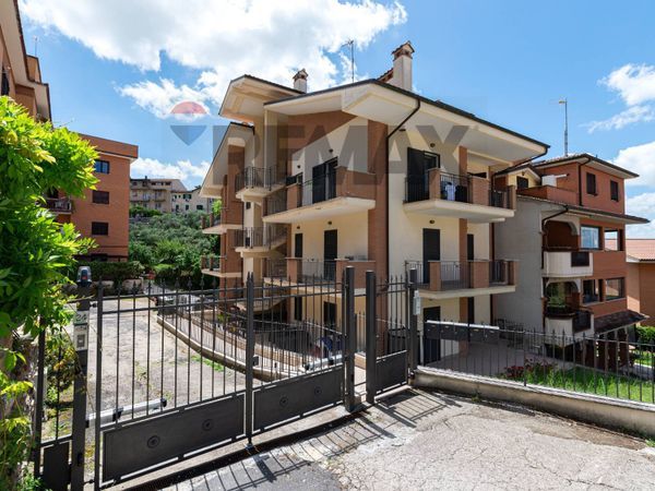 Attico/Mansarda Monterotondo Paese, Monterotondo, RM Affitto
