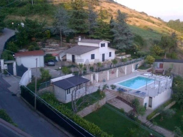 Villa singola Acuto, FR Vendita